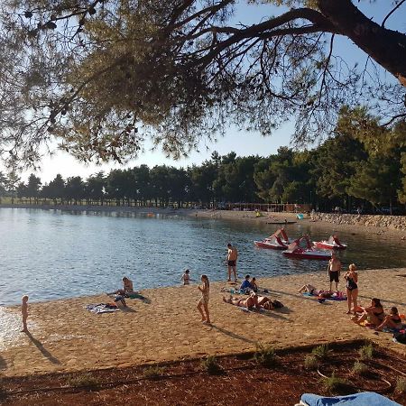App Mirjana Apartment Novigrad  ภายนอก รูปภาพ